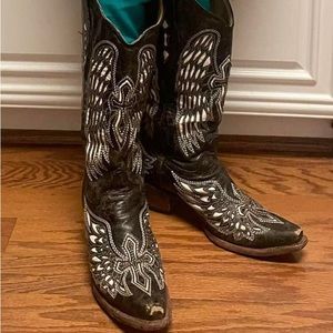 **Corral Boots. Women’s size 7.5 , Beautiful black with ivory inlay ****
